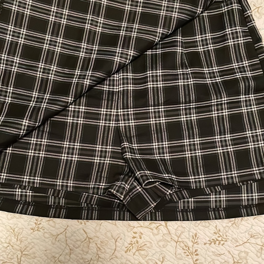 Skort - Picture 2 of 4